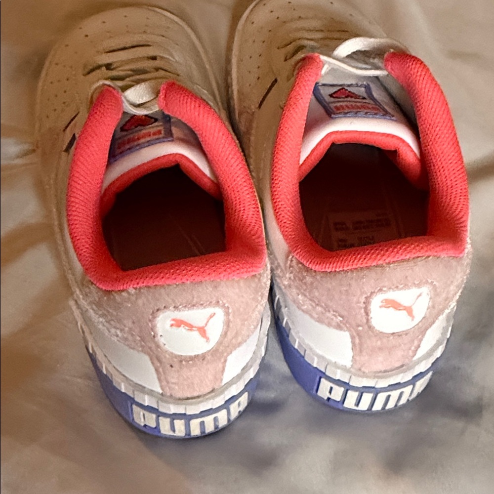 Puma Kids Sneakers in White and Pink - Picture 4 of 7